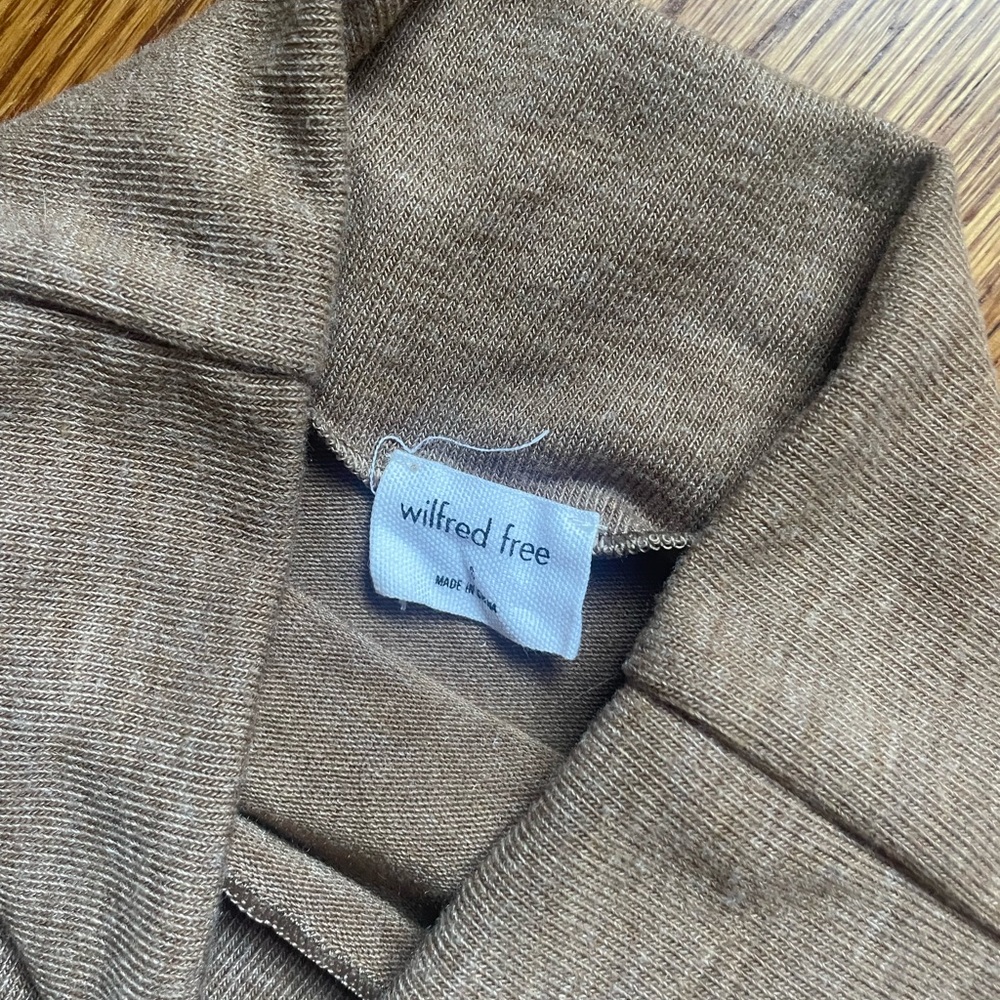Aritzia Wilfred Free Turtleneck - Picture 2 of 2
